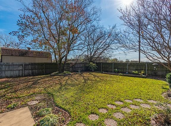 2nd image of 3703 Sunhill Dr