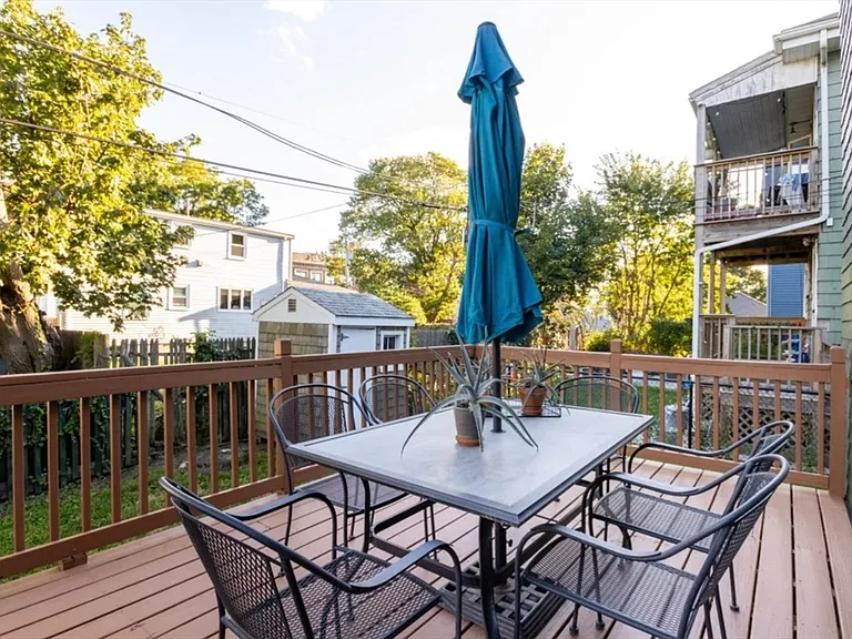 33 Pierce Ave #2 — Photo 3