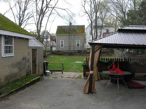 3rd image of 129 Dana Ave