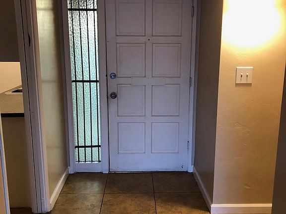 2nd image of 2524 Haley St APT 19