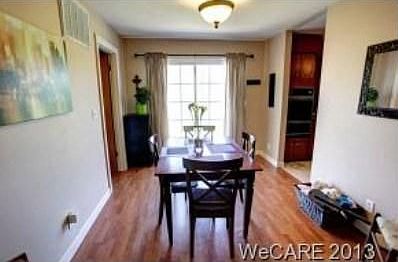 4th image of 1858 Latham Ave