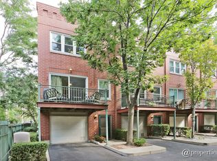 2929 N Honore St, Chicago, IL 60657