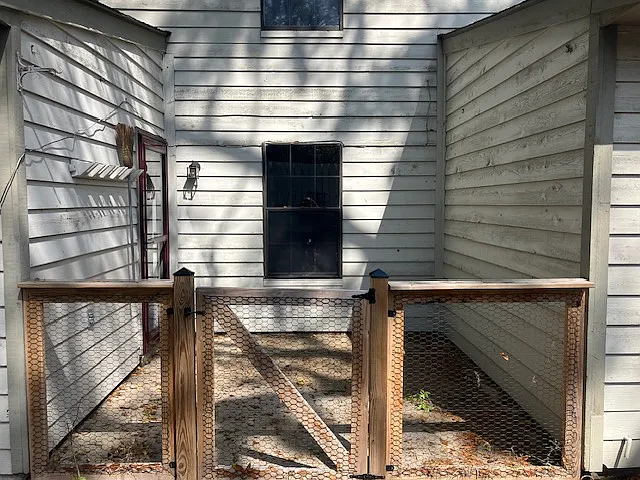 2 bed, 1.5 bath, 1100 sqft, $1,300 — Photo 2