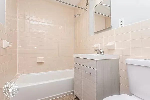 Rented by Blue Egg Realty Corp | media 50