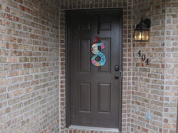 2nd image of 404 Sanibel St