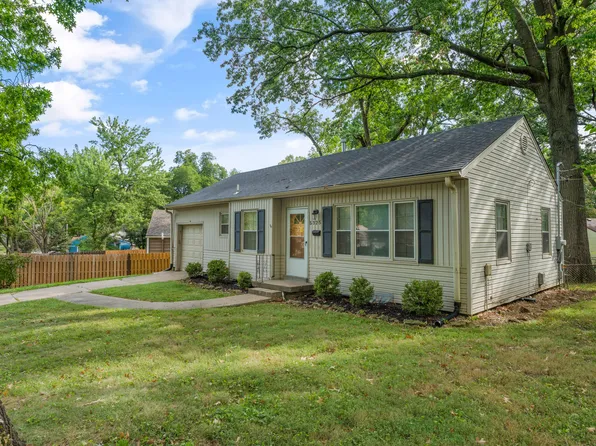 5325 Sherwood Dr, Roeland Park, KS 66205
