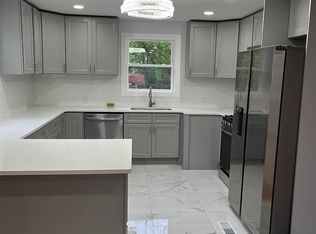 336 Ryders Ln, East Brunswick, NJ 08816