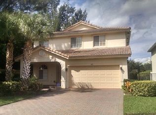 139 Sarona Cir, Royal Palm Beach, FL 33411