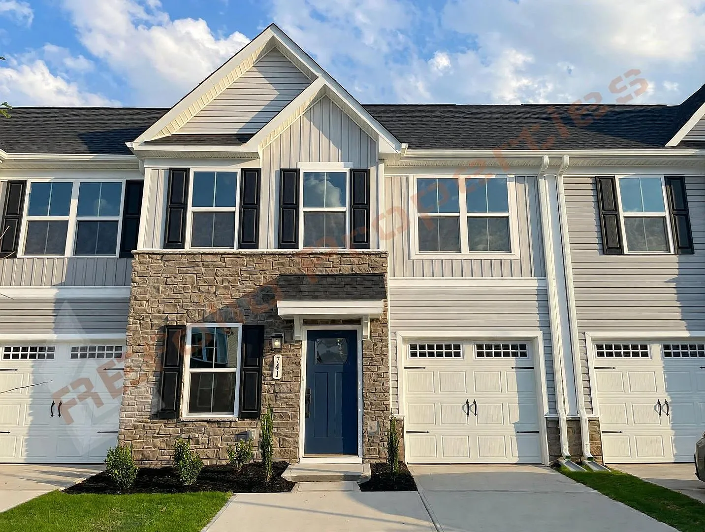 Beautiful 3-Bedroom, 2.5-Bath Townhome with First-Floor Primary Suite, 1-Car Garage & 2 Driveway ... — Photo 1