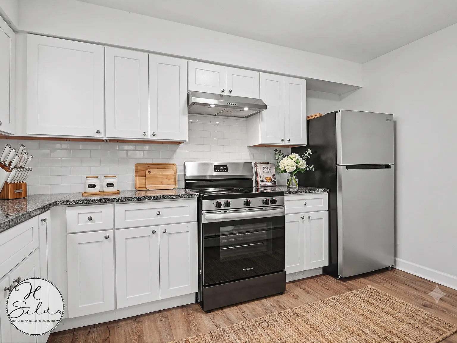 1 bed, 800 sqft, $1,350 — Photo 3