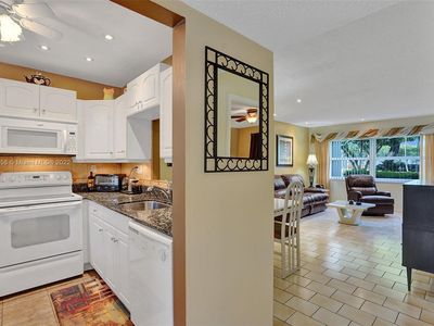 5181 W Oakland Park Blvd #102, Lauderdale Lakes, FL, 33313