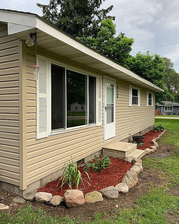 1st image of 4985 Lakeborn Dr