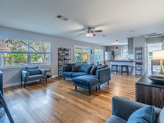 5th image of 4110 Avenue Q 1/2