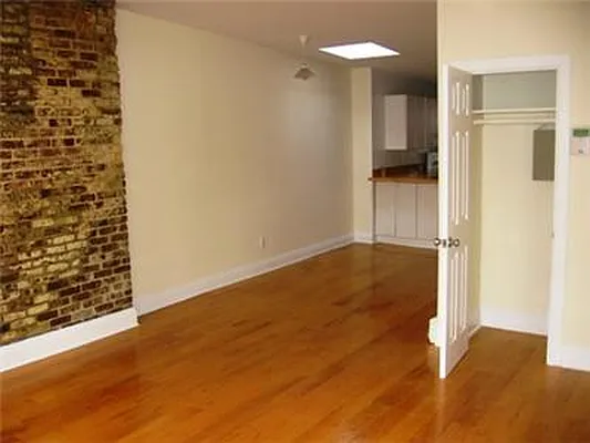 Rented by Mark David | media 20
