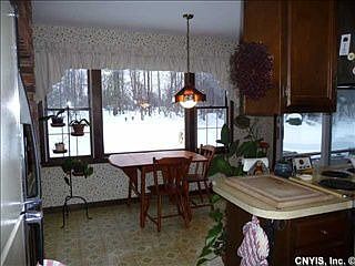2nd image of 1937 Amnaste Ln