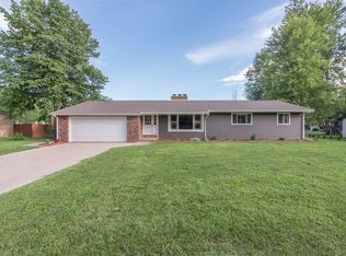 401 Harper Ln, Midland, MI 48640
