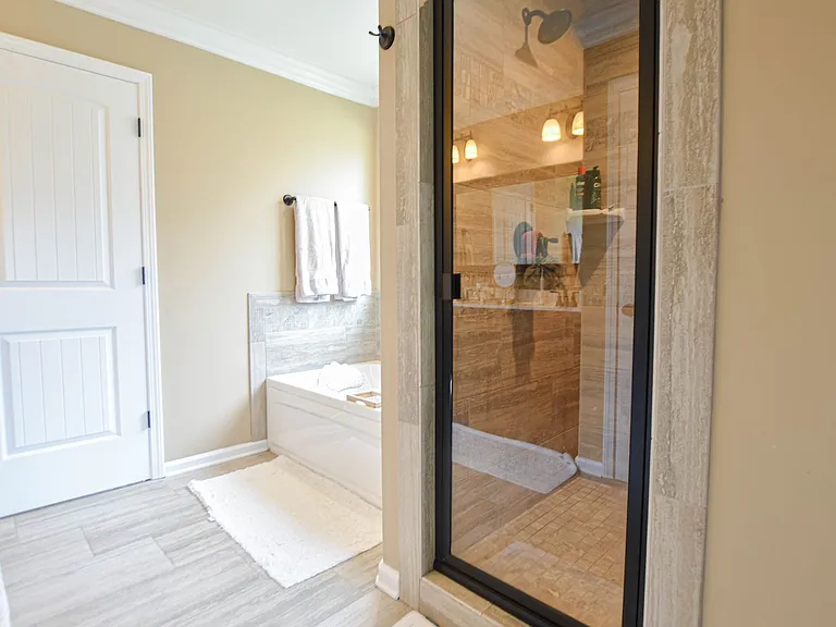1016 Meadowview Ln — Photo 11