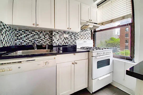 Rented by Warburg | media 10