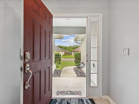 4th image of 86090 Venetian Ave