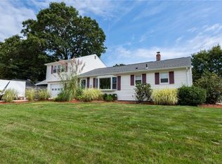 16 Caverly St, Warwick, RI 02886