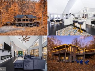 579 Bobcat Dr, Berkeley Springs, WV 25411