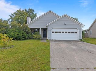 303 Rose Bud Ln, Holly Ridge, NC 28445