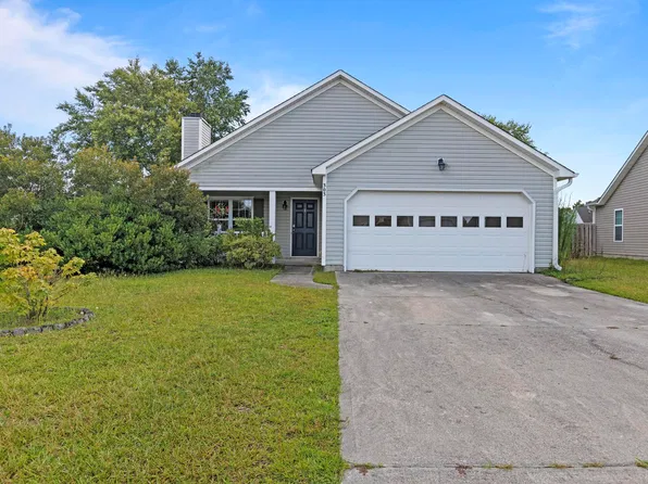 303 Rose Bud Ln, Holly Ridge, NC 28445