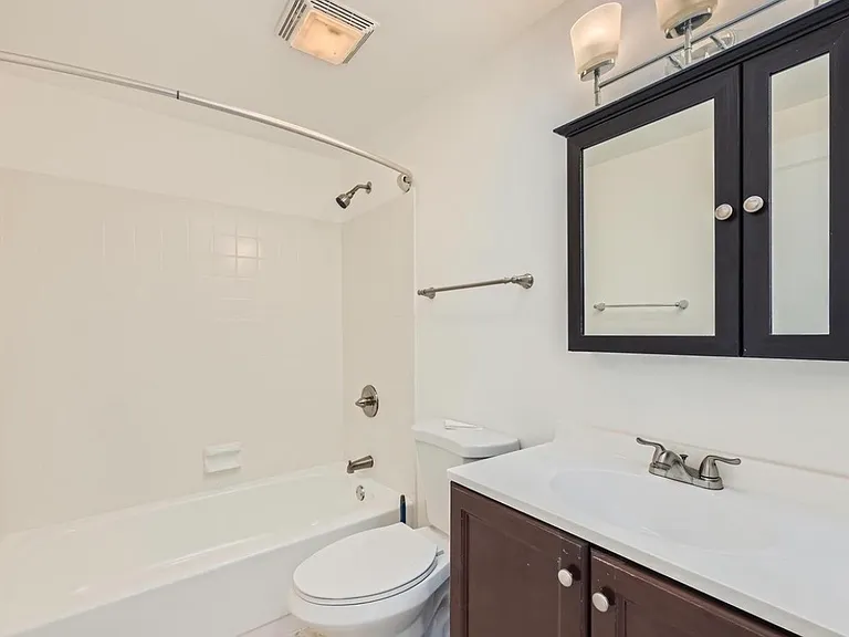 21 S Carrollton Ave #1 — Photo 9