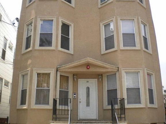 3rd image of 389 Union St APT 3R