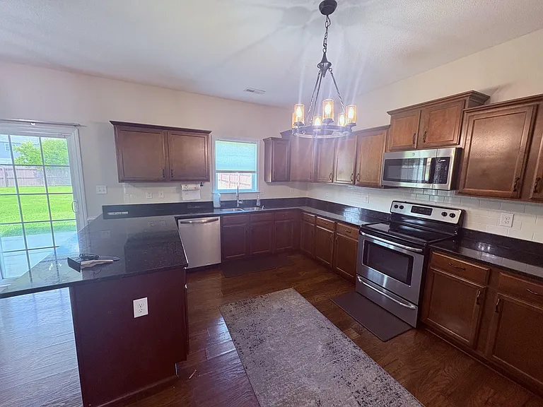 604 Drummond Grove Ln — Photo 5