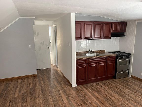 3rd image of 696 Dorothea Ln #2