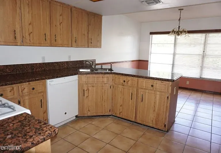 8011 Gillette Ct — Photo 7