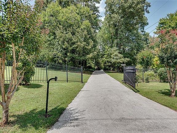 2nd image of 143 Barnard Rd