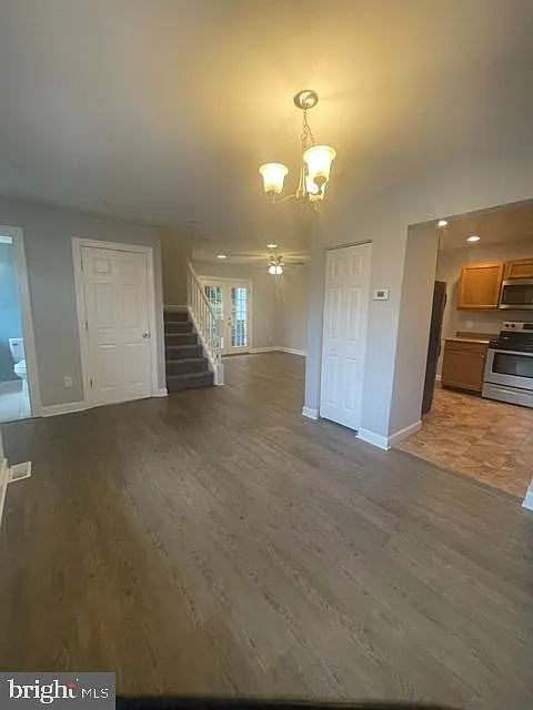 2 bed, 1.5 bath, 1125 sqft, $1,850 — Photo 2
