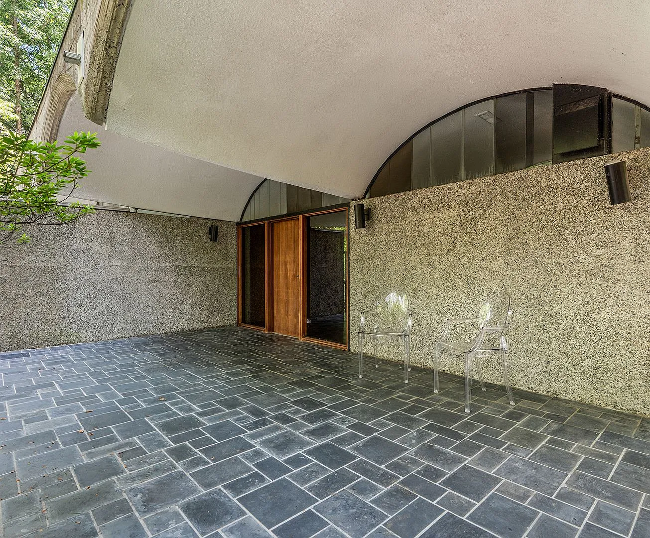 Historic Mid-Century Modern Furnished Retreat on .83 Acres in Chapel Hill — Photo 3