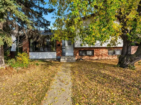 7 W Nellis Ave, Red Deer, AB T4P 2C2