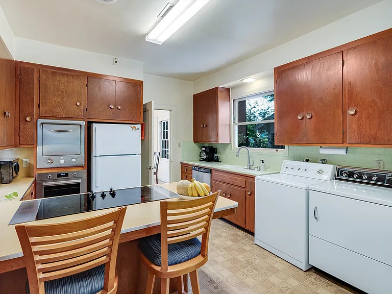 742 Austin Ave — Photo 22