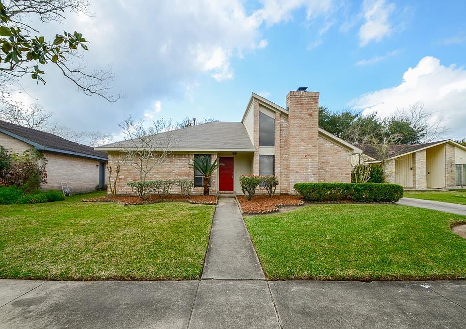 1st image of 2914 Cherry Hills Dr
