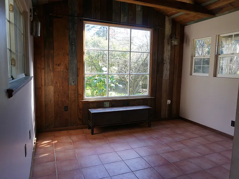 710 Del Valle #A — Photo 5