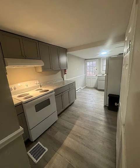 356 1/2 Apple St #1 — Photo 8