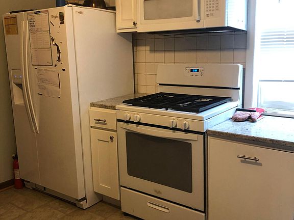5th image of 3035 N Christiana Ave #1