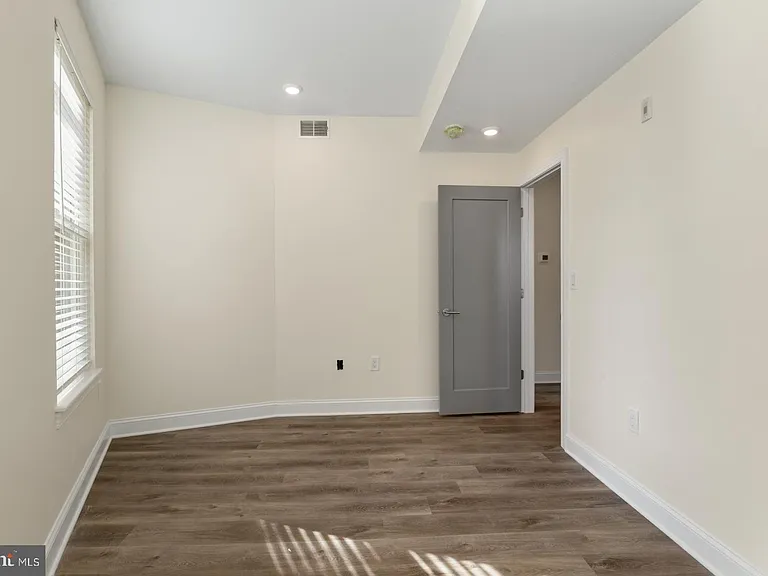 511 Gorgas Ln #C — Photo 10