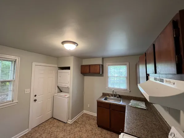 1320 Dudley St NW, Roanoke, VA 24017