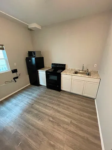 12 Johnson Ave Photo 1