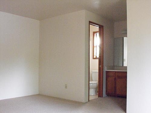 Master Bedroom & Bathroom