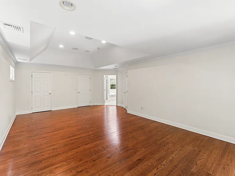 368 Hoyt St — Photo 31