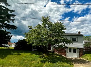 2016 13 1/2 St, Beaver Falls, PA 15010