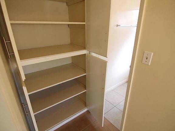 5th image of 1323 Centinela Ave APT 4