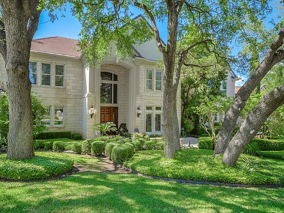 3rd image of 4204 Churchill Downs Dr