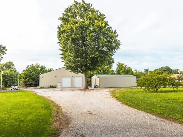 207 Old Salem Rd, Licking, MO 65542